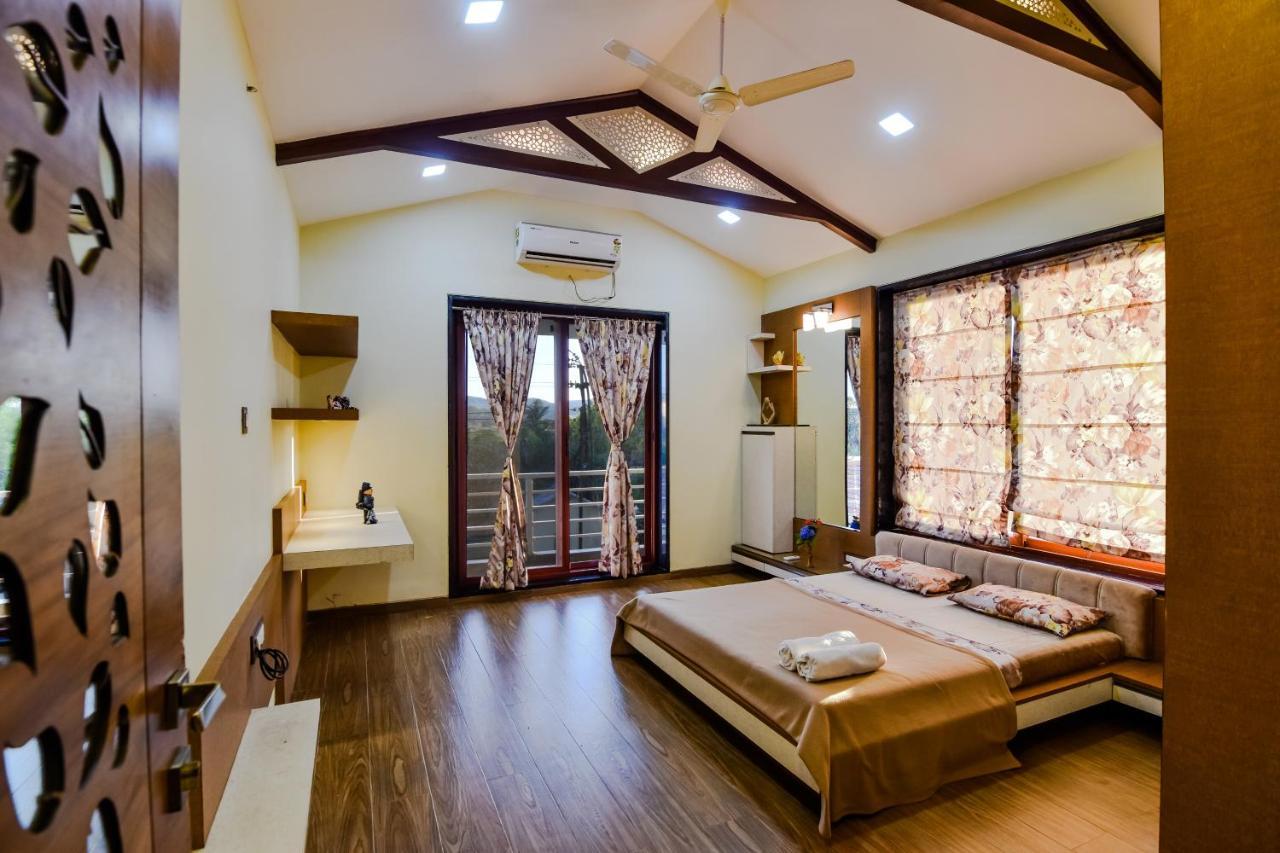 לונבלה Lifeline Villas - Luxurious Taraangan 4 Mountain View Villa With Biggest Pool And Huge Open Area מראה חיצוני תמונה